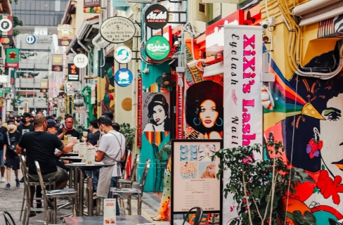A Culinary Journey Along Singapore’s Streets 